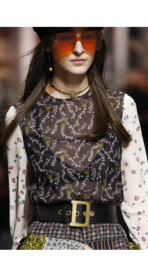 Details Christian Dior , Details Dior Fall 2018 Ready-to-Wear , Детали показа Кристиан Диор , Детали показа Диор осень зима 2018 , Fashion show , неделя моды в Париже , PFW , Мария Грация Кьюри , Mainstyles